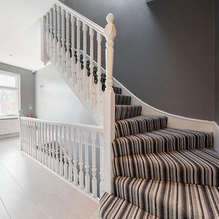 Boutique Modern Hotel Room For Two Near Tube And Bus Stations London Exterior photo