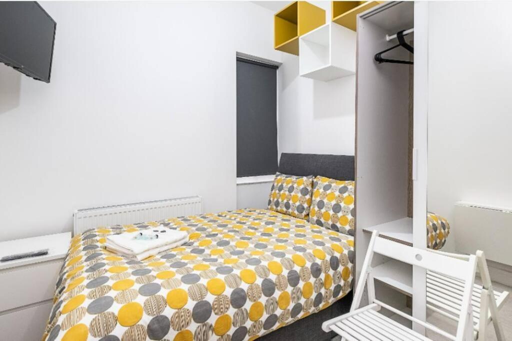 Boutique Modern Hotel Room For Two Near Tube And Bus Stations London Exterior photo