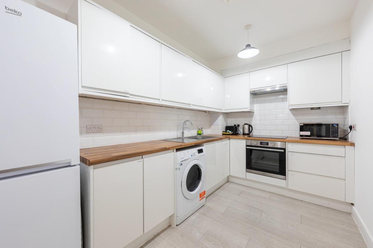 Boutique Modern Hotel Room For Two Near Tube And Bus Stations London Exterior photo